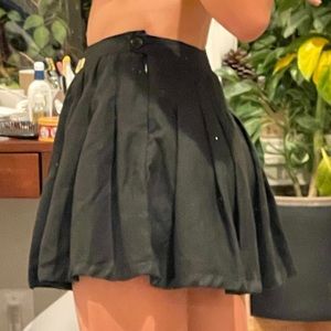 Black pleated skirt